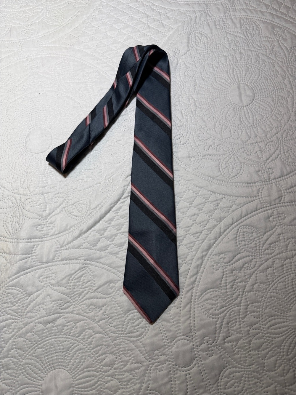 Don Loper Beverly Hills Classic Striped Men's Tie in Navy and Pink